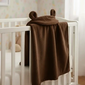 Cobija con Gorro Cary Oso 80x100 cm, Tela polar Café chocolate